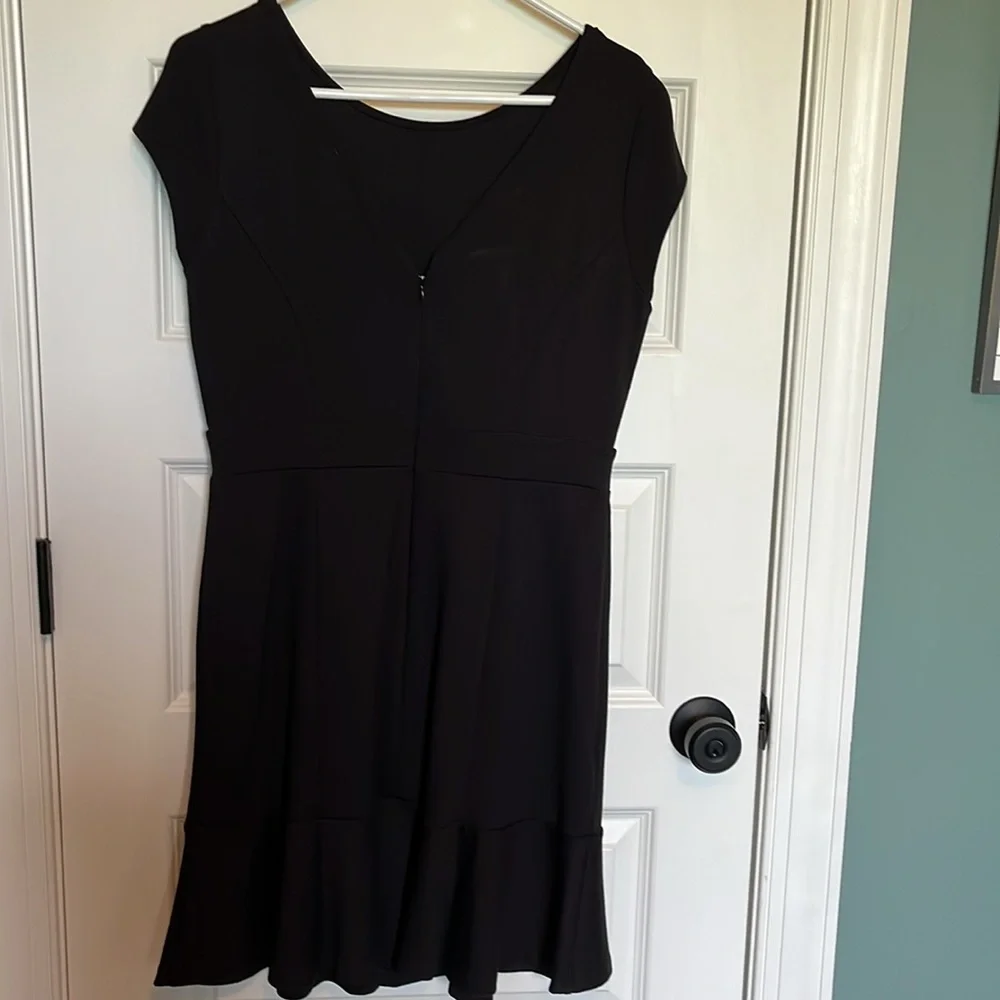 Perfect LBD - Picture 5 of 6